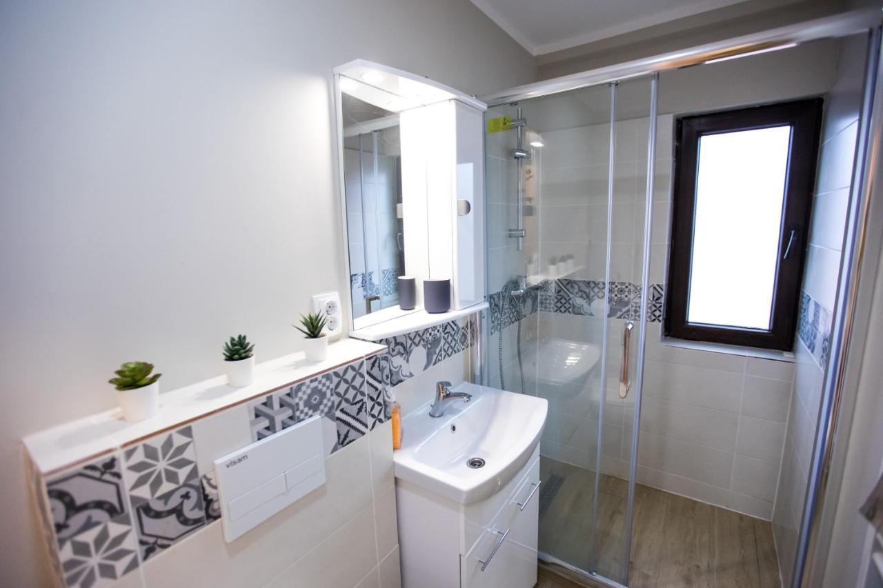 Travel Homzzz Central Apartments - Tusnad Тыргу-Муреш Экстерьер фото